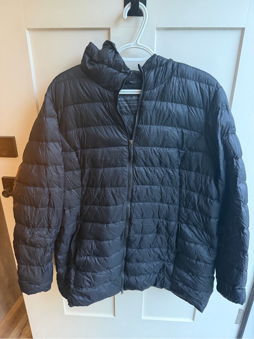 Eddie Bauer Men's Lightweight Puffer Jacket - Black